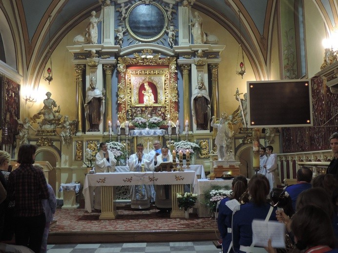 Figura św. Michała Archanioła w Oborach