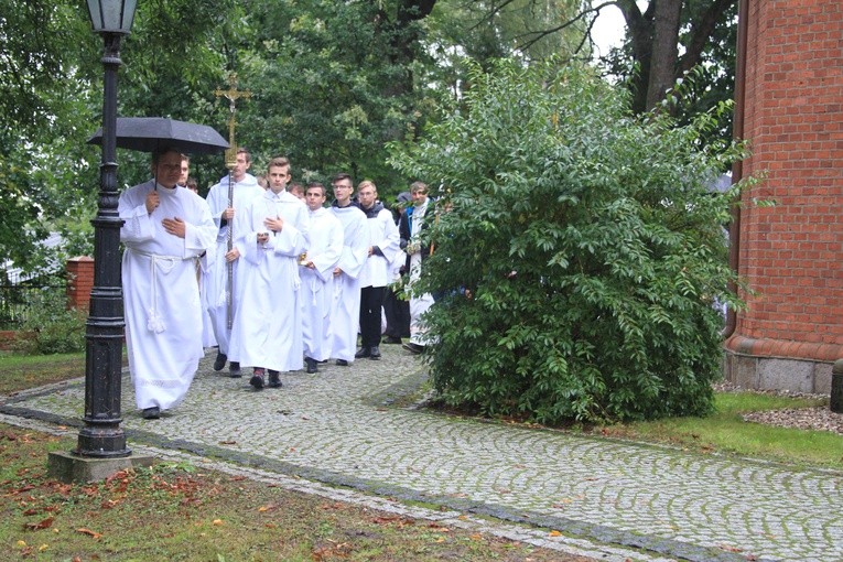 Rostkowo. Pielgrzymka młodzieży