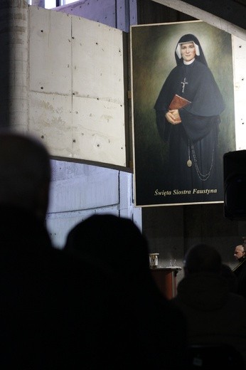 Płock. Pierwsza Msza św. w budowanym sanktuarium Bożego Miłosierdzia