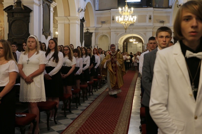 Krasne. Poświęcenie odnowionego ołtarza
