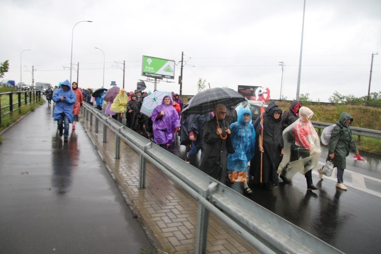 Pielgrzymka na Jasną Górę. Wyjście z Płocka cz.1