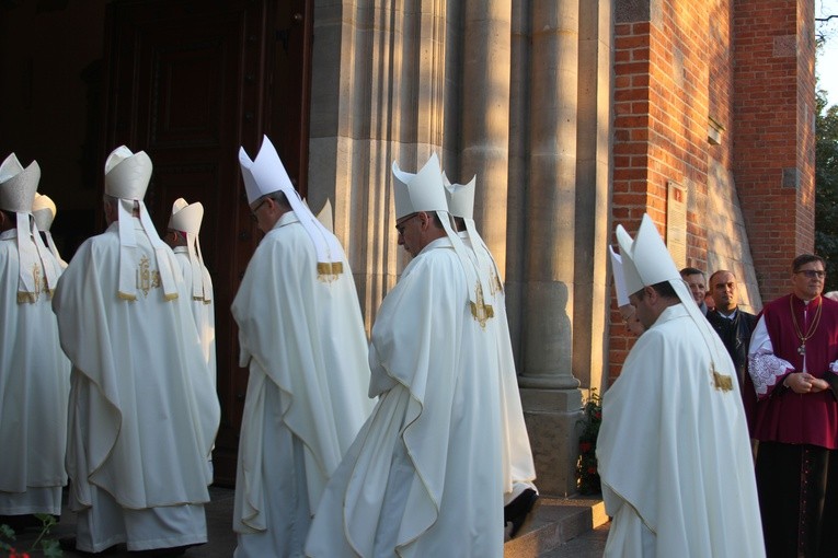 Episkopat w Płocku. Msza w katedrze