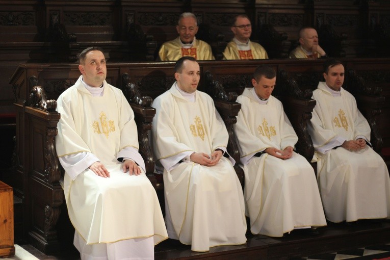 Płock. Święcenia kapłańskie - część 2.