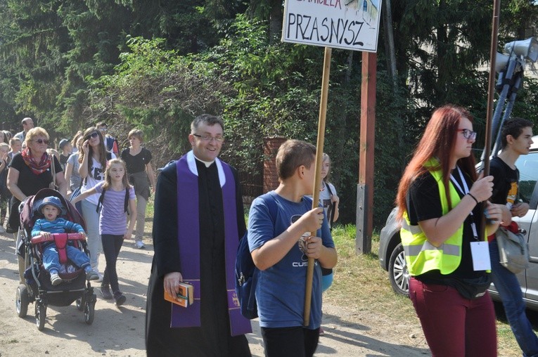 Pielgrzymka dzieci do Rostkowa - 3