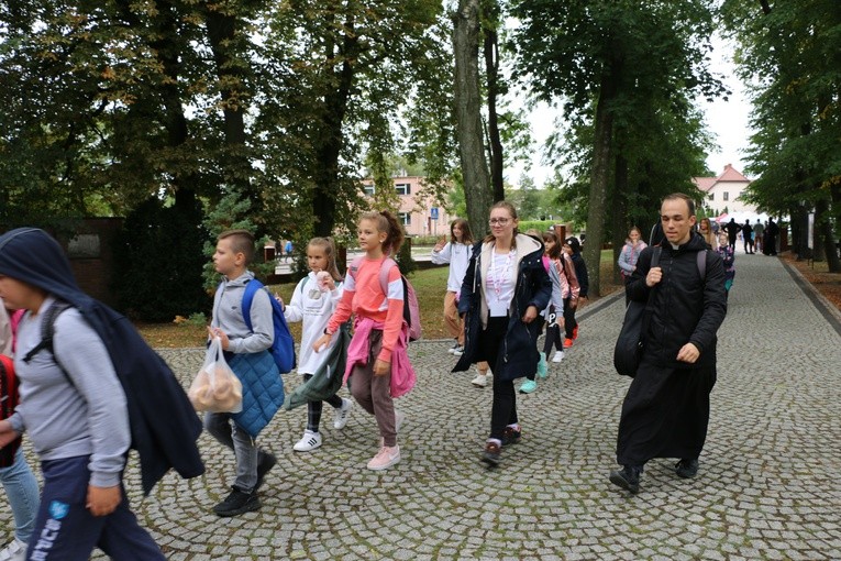 Pielgrzymka dzieci z Przasnysza do Rostkowa - cz. 2