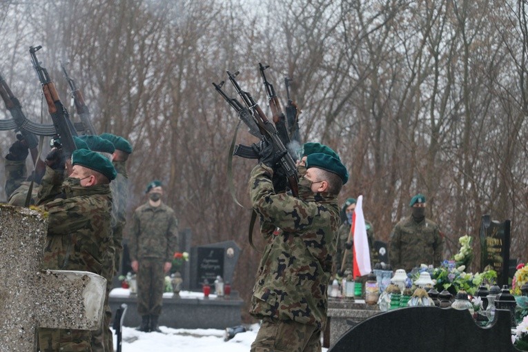 Strzelcy w hołdzie powstańcom styczniowym