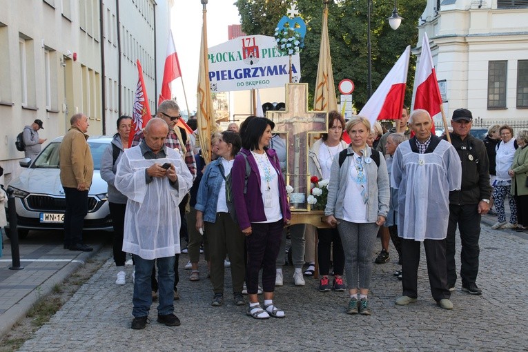 Płock. Wyjście pielgrzymki do Skępego