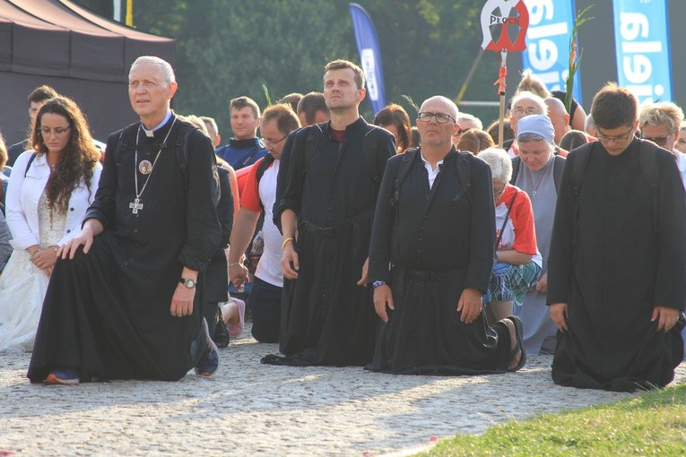 Pielgrzymka na Jasną Górę. Wejście na szczyt