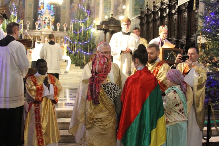 Mali kolędnicy w Płocku