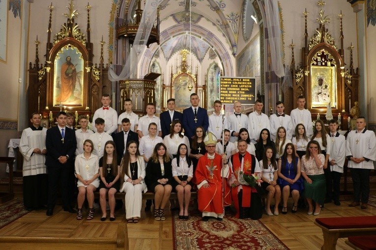Szyszki. Poświęcenie odnowionego wnętrza kościoła