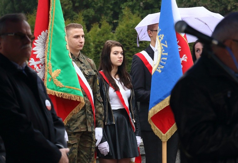 Obchody 76. rocznicy mordu katyńskiego - Elbląg