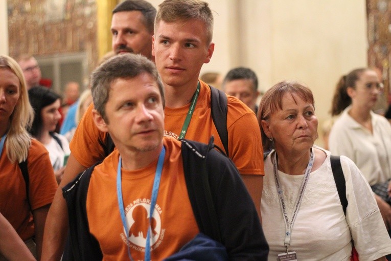 Pielgrzymka. W kaplicy Matki Bożej