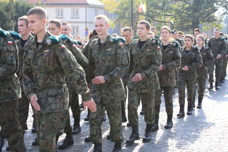 Ślubowanie w szkołach PUL w Płocku