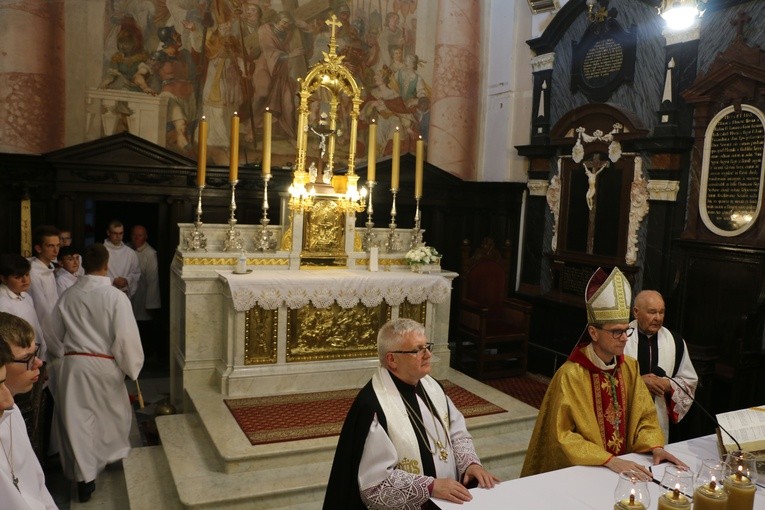 Krasne. Poświęcenie odnowionego ołtarza