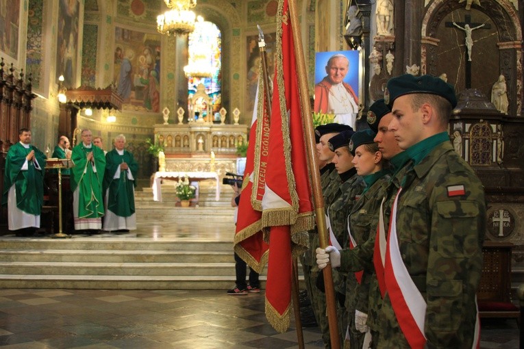Ślubowanie w szkołach PUL w Płocku