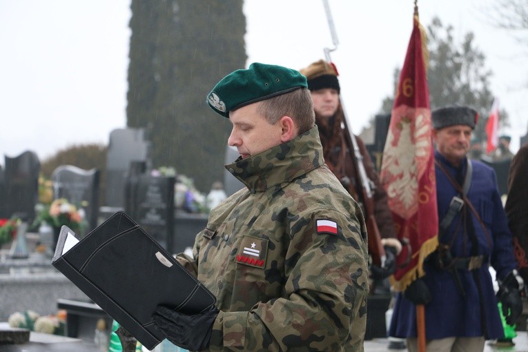 Strzelcy w hołdzie powstańcom styczniowym