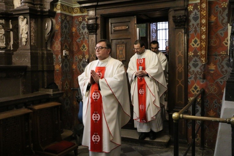 22 lutego - Pielgrzymi w katedrze płockiej cz. 1
