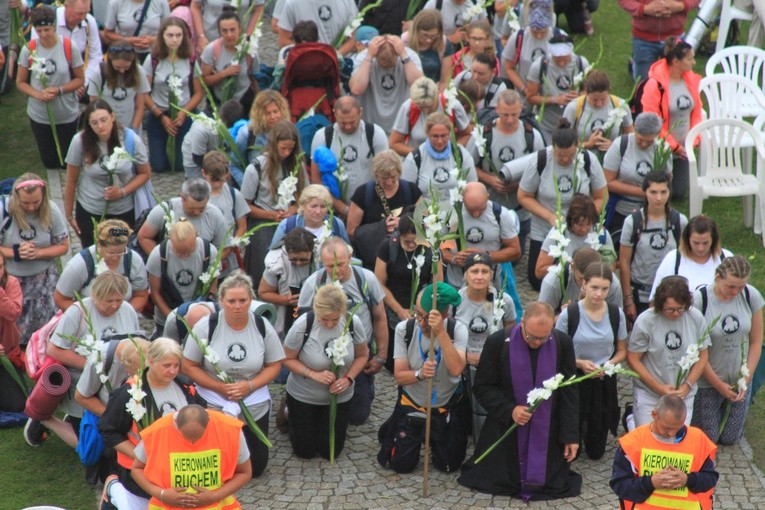 Pielgrzymka. Wejście na szczyt - cz. 1