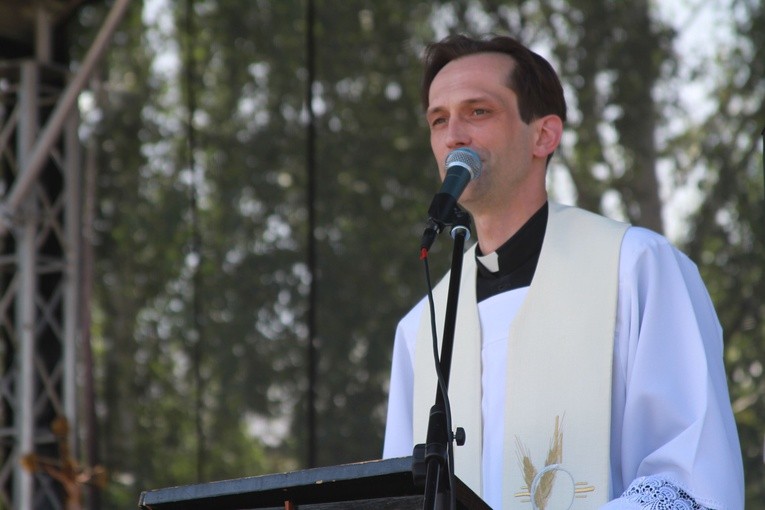 Ministranci i dzieci komunijne w Czerwińsku