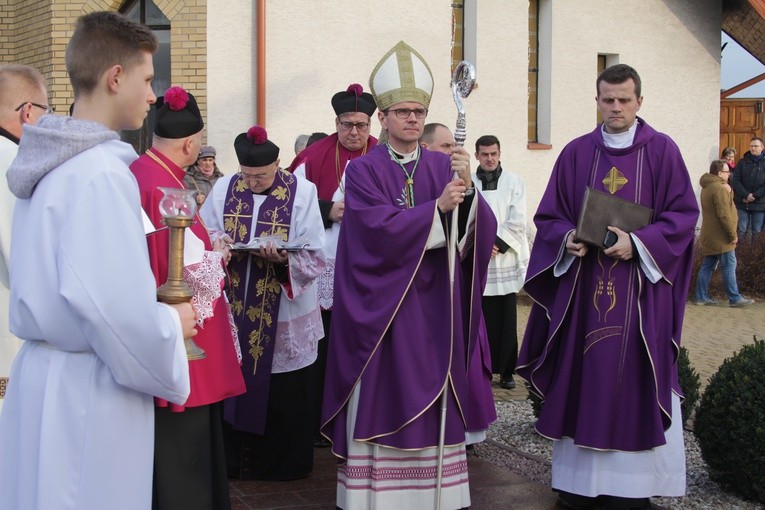 Symboliczny grób biskupów męczenników w Działdowie