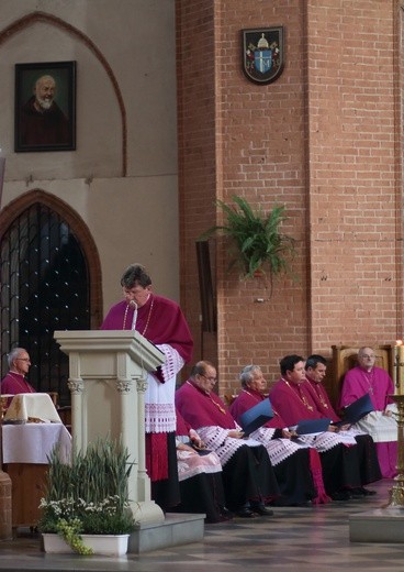 Uroczyste wprowadzenie bp. Adama Wodarczyka i Kanoników Kwidzyńskiej Kapituły Konkatedralnej