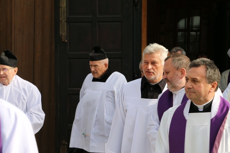 Lekowo. Pogrzeb ks. Tadeusza Janowskiego