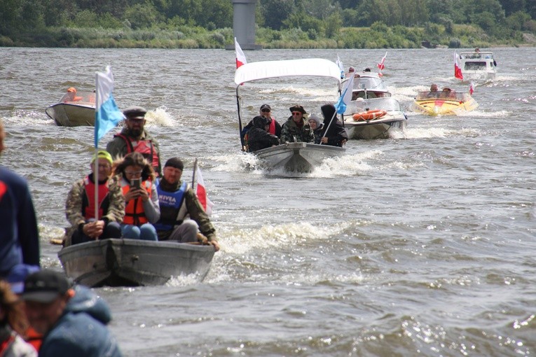 Płock. Wodna pielgrzymka