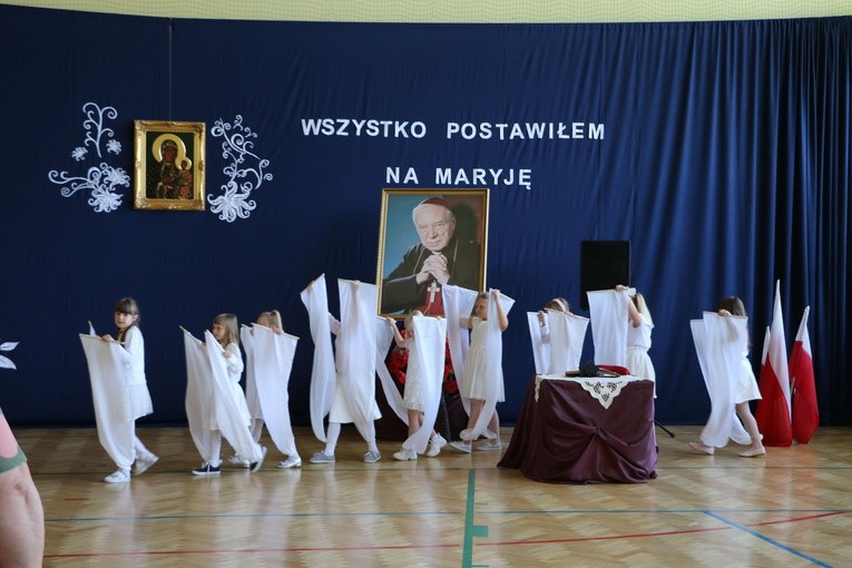 Uroczystości w SP im. Kardynała Stefana Wyszyńskiego w Siedlinie