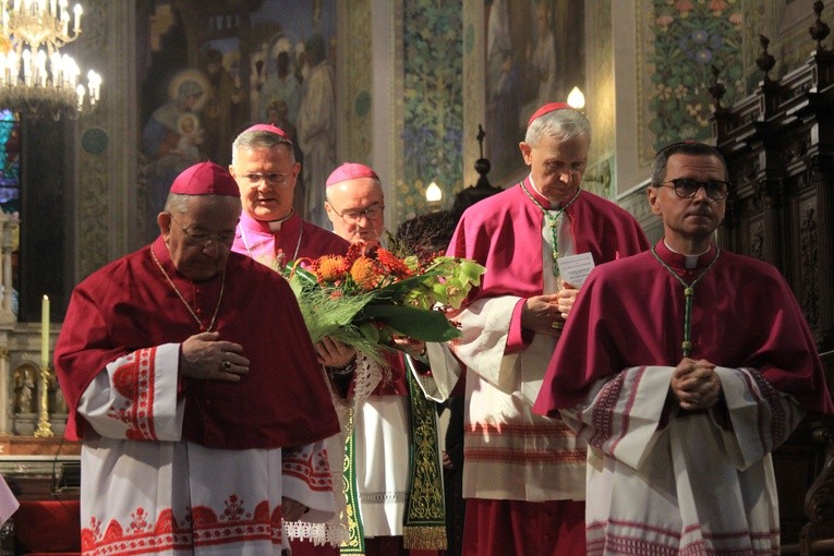 Płock. Kanoniczne objęcie diecezji przez bp. Szymona Stułkowskiego. Cz. 2