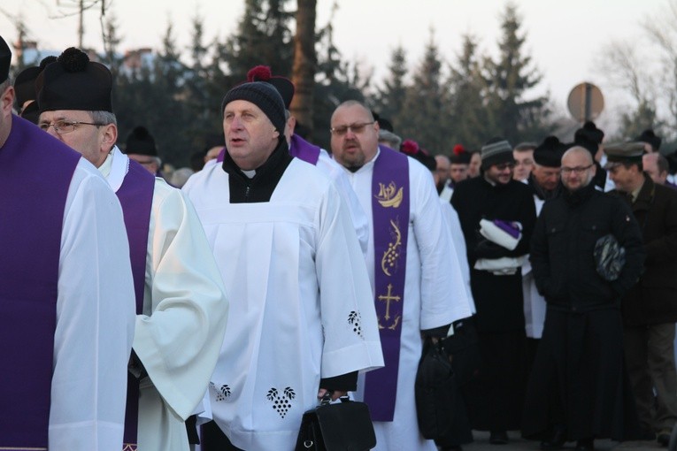 Pogrzeb ks. Adama Łacha - część I