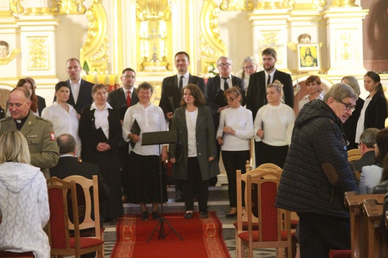 Byli alumni-żołnierze w Pomiechowie