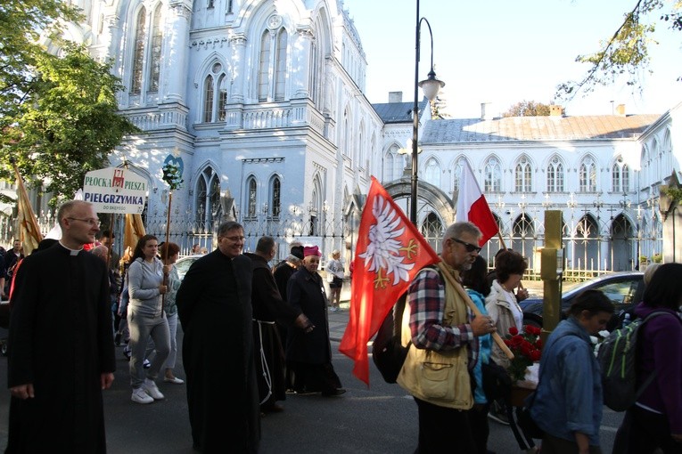 Płock. Wyjście pielgrzymki do Skępego