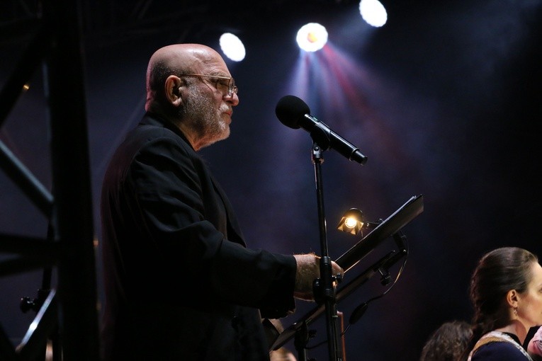 Czerwińsk n. Wisłą. Koncert jubileuszowy w przyklasztornych ogrodach