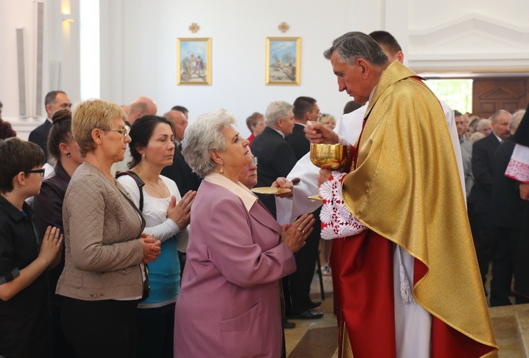 Konsekracja świątyni - parafia Trójcy Przenajświętszej Morąg