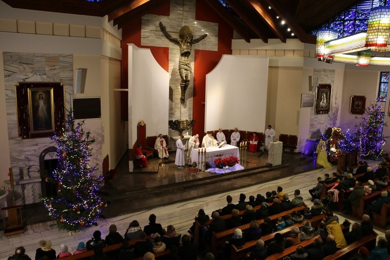 Płońsk. Msza św. inaugurująca Orszak Trzech Króli i Rok św. Jana Pawła II 