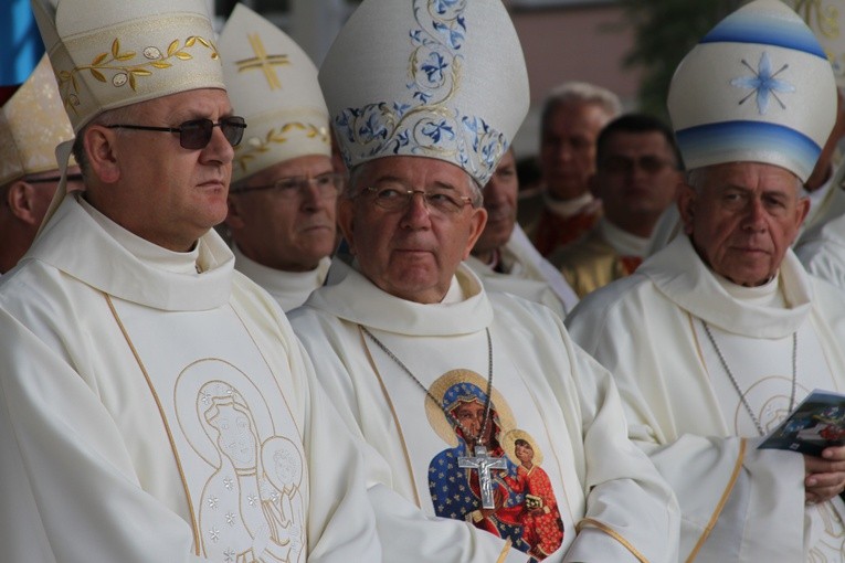 Pułtusk. Msza św. na rozpoczęcie nawiedzenia. Cz. 1