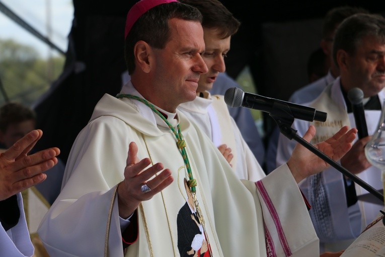 Rostkowo. Pielgrzymka dzieci (część II)