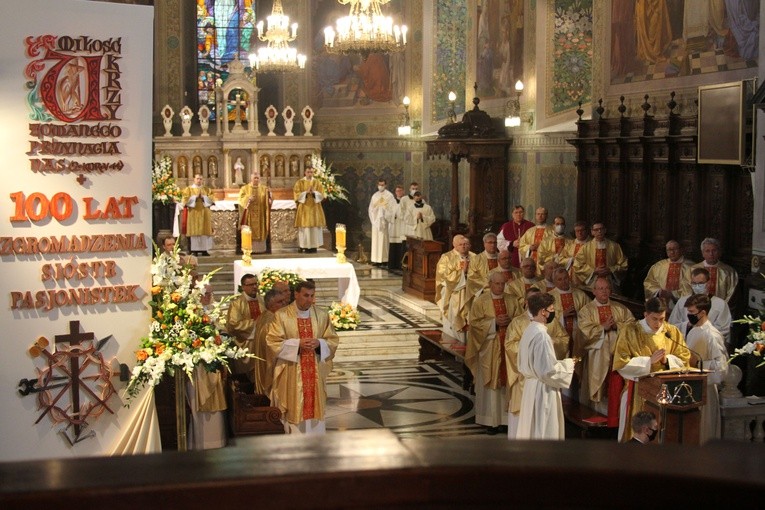 Płock. 100-lecie sióstr pasjonistek. Część II