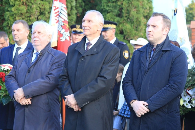 Pomnik bł. ks. J. Popiełuszki w Mławie