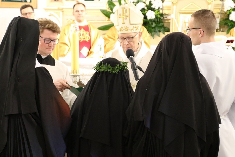 Śluby wieczyste u benedyktynek w Sierpcu