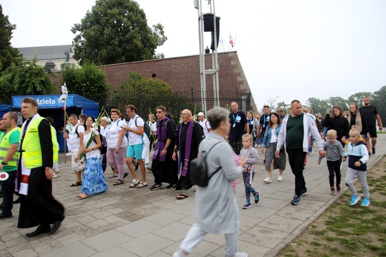 Pielgrzymka. Wejście na szczyt - cz. 2
