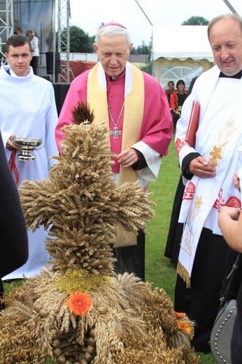 Karniewo. Dożynki diecezjalne cz. 1