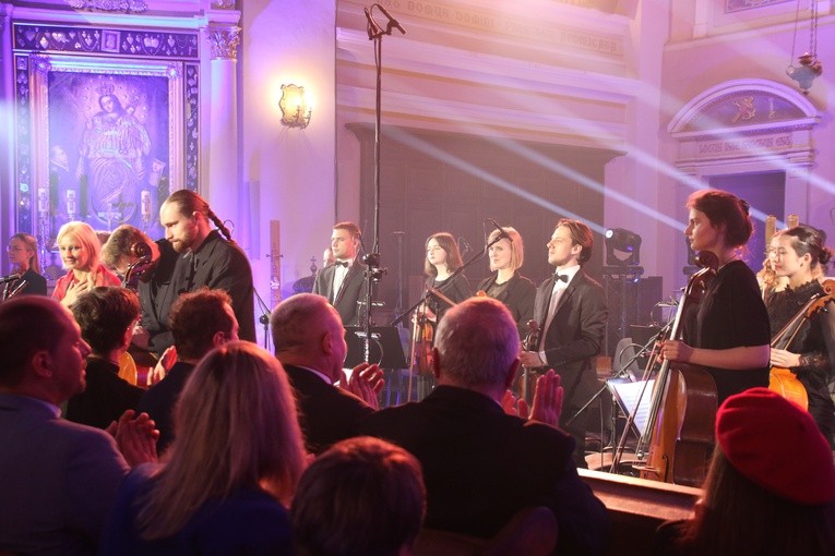 Płock. Koncert papieski