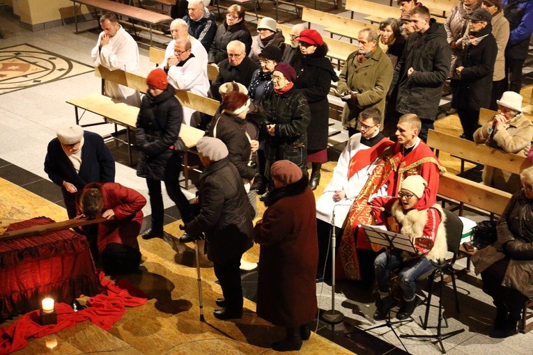 Nabożeństwo zasłonięcia krzyża