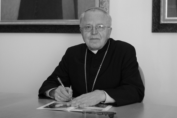 Na Jasnej Górze odprawiono mszę żałobną abp. Stanisława Nowaka