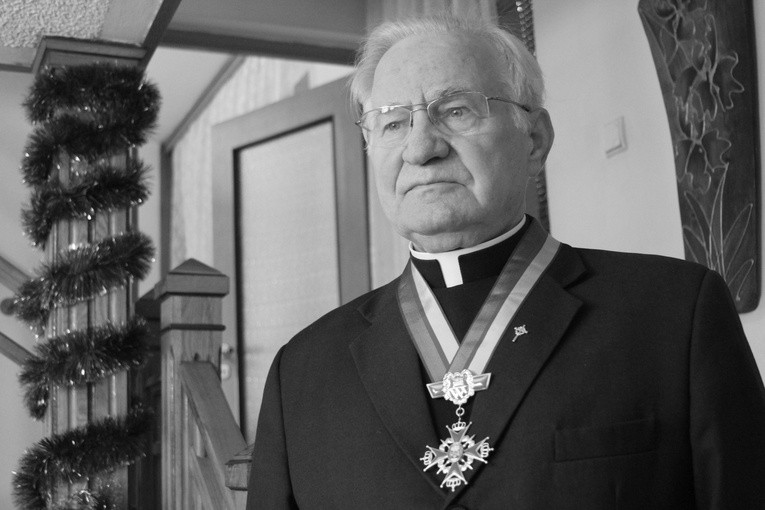 W 2015 r. ks. H. Chamski został odznaczony przez biskupa płockiego Wielkim Orderem św. Zygmunta.