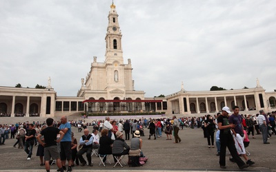 45 tys. pielgrzymów przybędzie pieszo na spotkanie z papieżem w Fatimie