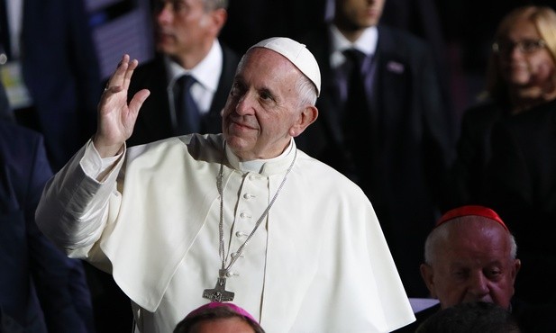 Prawie 40 proc. Irlandczyków chce się spotkać z papieżem